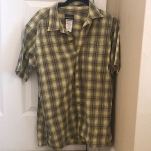 Men’s medium yellow plaid Patagonia button down